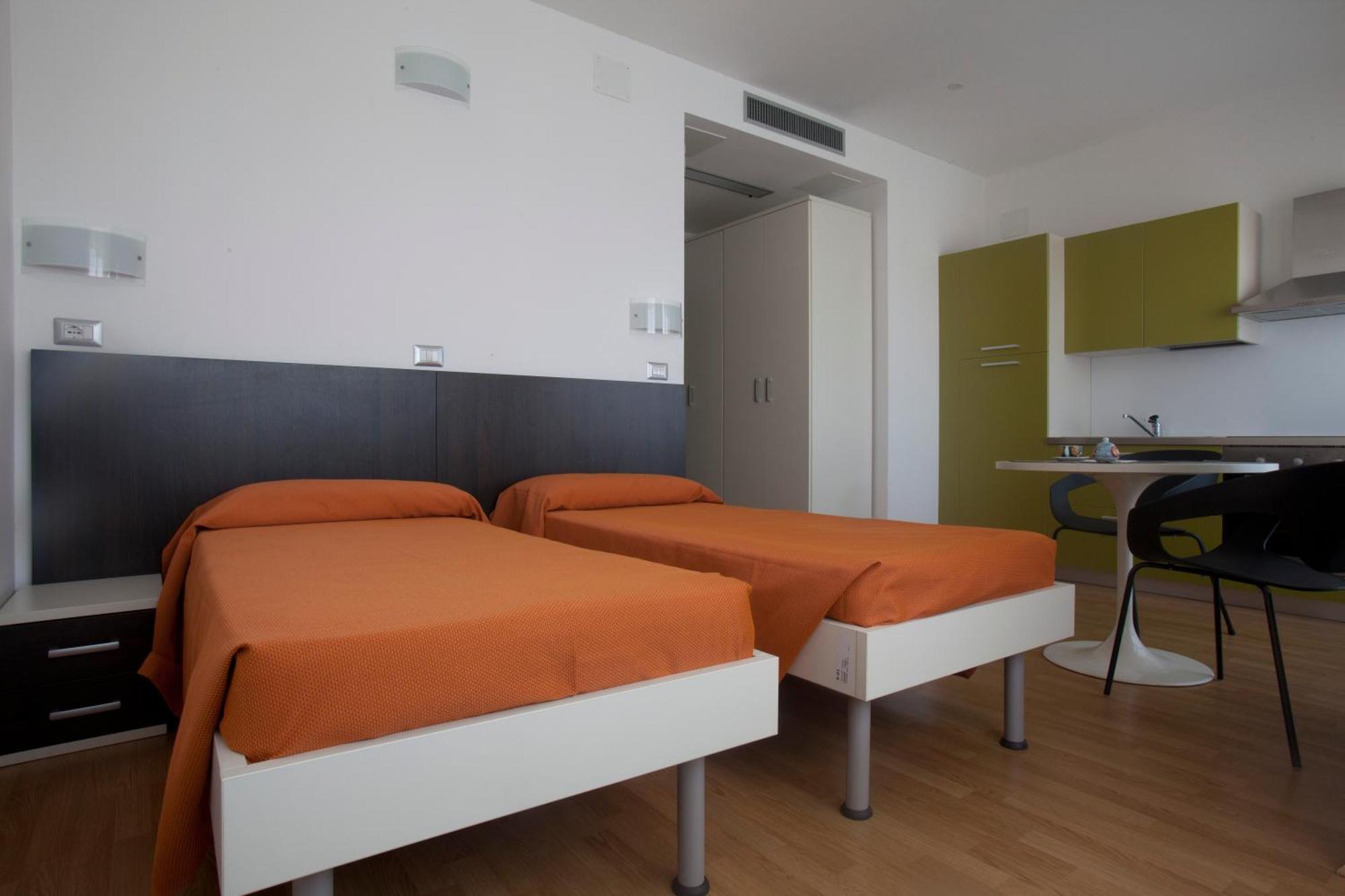 Studio (2 Adults)